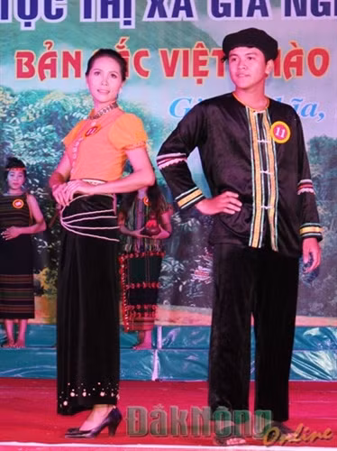 Trang phục truyền thống của dân tộc Tày
