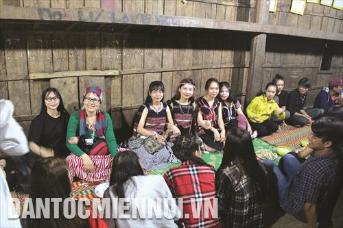 Những cống hiến của Tiến sĩ Tuyết Nhung Buôn Krông đã góp phần tích cực trong công tác bảo tồn và phát huy văn hóa dân tộc thiểu số ở Tây Nguyên