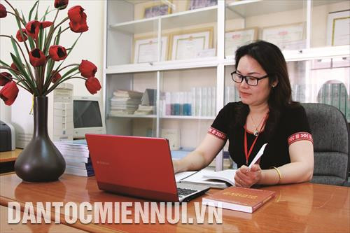 Tiến sĩ Tuyết Nhung Buôn Krông là người rất đam mê nghiên cứu văn hóa Tây Nguyên