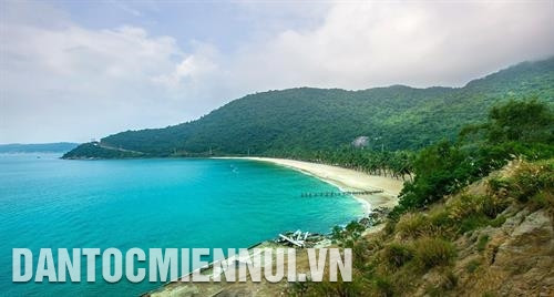 Du khách tham quan Phố cổ Hội An Một góc Cù Lao Chàm Du khách tham quan Phố cổ Hội An Một góc Cù Lao Chàm