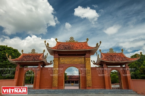 Cổng chính vào Thiền viện Trúc Lâm phương Nam.