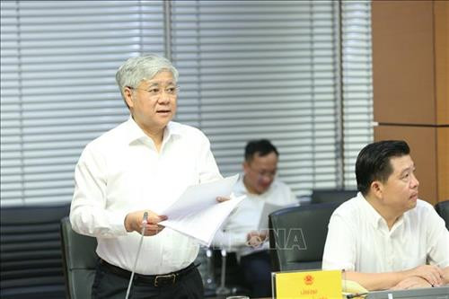 Bộ trưởng, Chủ nhiệm Uỷ ban Dân tộc của Chính phủ Đỗ Văn Chiến trình bày Tờ trình, dự thảo đề án của Chính phủ. Ảnh: Dương Giang – TTXVN Bộ trưởng, Chủ nhiệm Uỷ ban Dân tộc của Chính phủ Đỗ Văn Chiến trình bày Tờ trình, dự thảo đề án của Chính phủ. Ảnh: Dương Giang – TTXVN