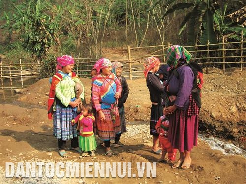 Mường Lát là huyện có đồng đồng bào dân tộc Mông sinh sống với hơn 2.000 hộ, 13.600 khẩu