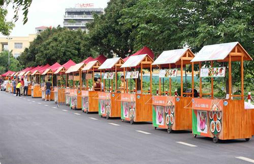 Phố đi bộ Trịnh Công Sơn khai trương vào 19h30 ngày 11/5. Ảnh: Trương Lâm-TTXVN