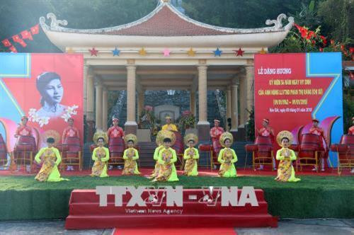 Quang cảnh buổi lễ. Ảnh: Lê Sen - TTXVN Quang cảnh buổi lễ. Ảnh: Lê Sen - TTXVN