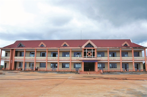 Những năm qua, tỉnh Đắk Nông đã đầu tư hàng trăm tỷ đồng để nâng cấp, xây mới các cơ sở giáo dục. Trong ảnh: Trường trung học phổ thông dân tộc nội trú huyện Tuy Đức vừa được đưa vào sử dụng