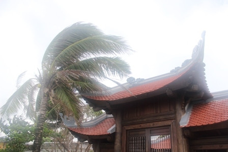 Linh thiêng những ngôi chùa giữa Biển Đông ảnh 1