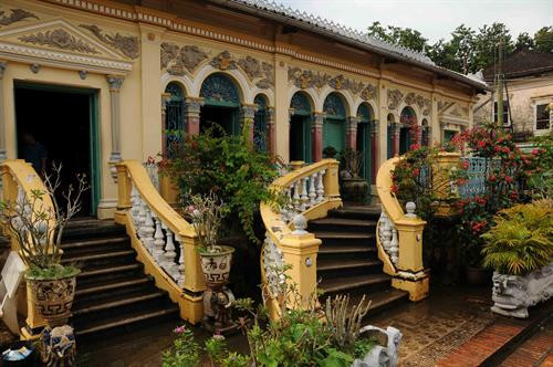 Không gian kiến trúc độc đáo của nhà cổ.