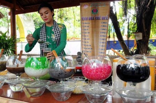 Một góc không gian bày trí các món ăn của các gian hàng. Ảnh: An Hiếu - TTXVN