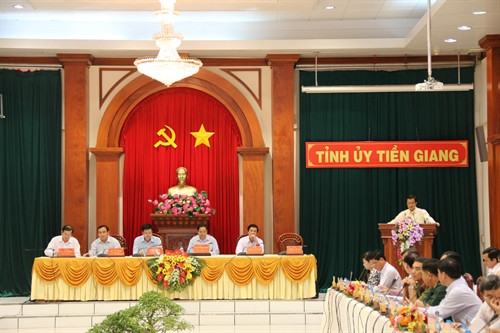 Quang cảnh buổi làm việc