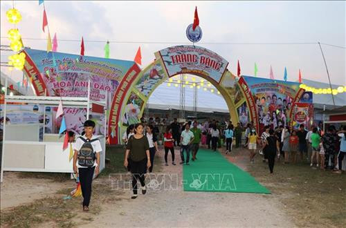 Quang cảnh Tuần lễ Văn hóa Du lịch nghề làm bánh tráng phơi sương Trảng Bàng. Ảnh: Đức Hoảnh - TTXVN Quang cảnh Tuần lễ Văn hóa Du lịch nghề làm bánh tráng phơi sương Trảng Bàng. Ảnh: Đức Hoảnh - TTXVN