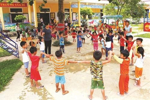 Huyện A Lưới đã được công nhận đạt chuẩn phổ cập giáo dục mầm non cho trẻ em 5 tuổi