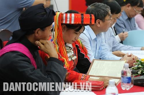 Các đại biểu đồng bào dân tộc thiểu số tham dự Hội nghị. Ảnh: Nam Sương