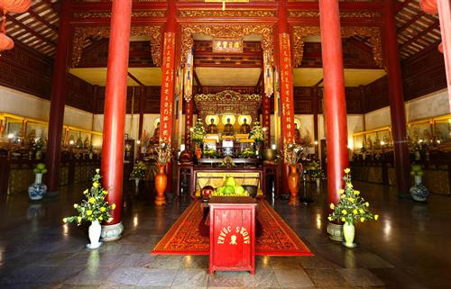 Chính điện chùa Thánh Duyên. Ảnh: Hồ Cầu - TTXVN