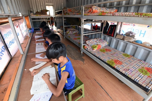 Phòng ở đơn các em học sinh nam .