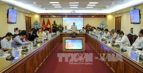 Kỷ niệm 7 năm Truyền hình Thông tấn chính thức phát sóng và Liên hoan Truyền hình Thông tấn Lần thứ Nhất, sáng 18/8/2017, tại Trung tâm Thông tấn Quốc gia (số 5, Lý Thường Kiệt, Hà Nội", Trung tâm Truyền hình Thông tấn tổ chức Hội thảo với chủ đề "Nâng cao chất lượng thông tin Truyền hình Thông tấn". Ông chí Nguyễn Đức Lợi, Uỷ viên Trung ương Đảng, Tổng Giám đốc TTXVN đến dự và phát biểu chỉ đạo hội thảo. Trong ảnh: Giám đốc Truyền hình Thông tấn Nguyễn Thiện Thuật chủ trì hội thảo. Ảnh: Dương Bình/TTXVN phát.