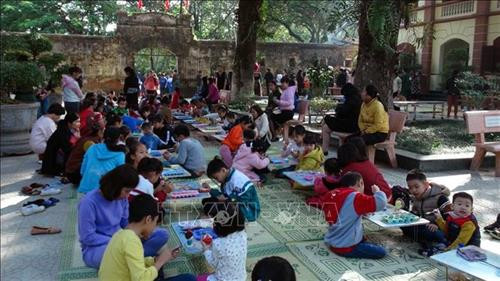 Chương trình trải nghiệm thu hút rất đông học sinh, phụ huynh và người dân tham gia. Ảnh: Diệp Anh - TTXVN