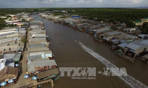 Toàn cảnh Xã Đất Mũi ngày nay. Ảnh: An Hiếu - TTXVN Toàn cảnh Xã Đất Mũi ngày nay. Ảnh: An Hiếu - TTXVN