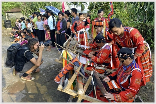 Nghề truyền thống ở Tây Bắc bảo tồn và phát huy ảnh 1