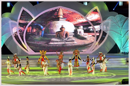 Tiết mục biểu diễn của Đoàn nghệ thuật Sri Lanka tại Lễ bế mạc. Ảnh: Thanh Hà – TTXVN Tiết mục biểu diễn của Đoàn nghệ thuật Sri Lanka tại Lễ bế mạc. Ảnh: Thanh Hà – TTXVN