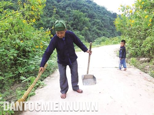Ông Lỳ Xuyến Phù đã góp phần gắn kết cộng đồng thôn bản, mang lại cuộc sống ấm no, hạnh phúc cho đồng bào ở vùng biên cương Ông Lỳ Xuyến Phù đã góp phần gắn kết cộng đồng thôn bản, mang lại cuộc sống ấm no, hạnh phúc cho đồng bào ở vùng biên cương