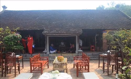 Ngôi nhà cổ của gia đình ông Lương Trọng Duệ còn giữ được nhiều nét cổ kính. Ảnh: Trịnh Duy Hưng - TTXVN