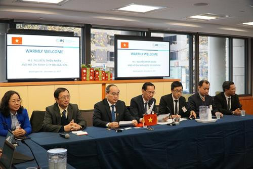 Đoàn đại biểu Thành phố Hồ Chí Minh tại buổi làm việc với Tổ chức Tài chính quốc tế (IFC). Ảnh: Hoàng Anh Tuấn Đoàn đại biểu Thành phố Hồ Chí Minh tại buổi làm việc với Tổ chức Tài chính quốc tế (IFC). Ảnh: Hoàng Anh Tuấn