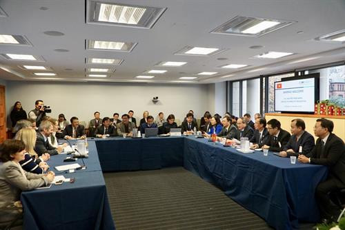 Đoàn đại biểu Thành phố Hồ Chí Minh tại buổi làm việc với Tổ chức Tài chính quốc tế (IFC). Ảnh: Hoàng Anh Tuấn Đoàn đại biểu Thành phố Hồ Chí Minh tại buổi làm việc với Tổ chức Tài chính quốc tế (IFC). Ảnh: Hoàng Anh Tuấn