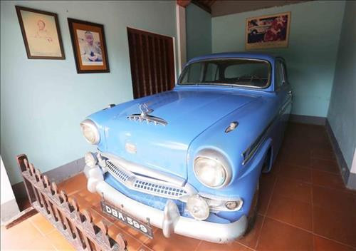 Chiếc xe chở nhà sư Thích Quảng Đức đến ngã tư đường Phan Đình Phùng và Lê Văn Duyệt ở Sài Gòn ngày 11/6/1963, nơi ông tự thiêu mình chết chính sách chống tôn giáo của chế độ Sài Gòn tại thời điểm đó. Ảnh: Nhật Anh - TTXVN Chiếc xe chở nhà sư Thích Quảng Đức đến ngã tư đường Phan Đình Phùng và Lê Văn Duyệt ở Sài Gòn ngày 11/6/1963, nơi ông tự thiêu mình chết chính sách chống tôn giáo của chế độ Sài Gòn tại thời điểm đó. Ảnh: Nhật Anh - TTXVN