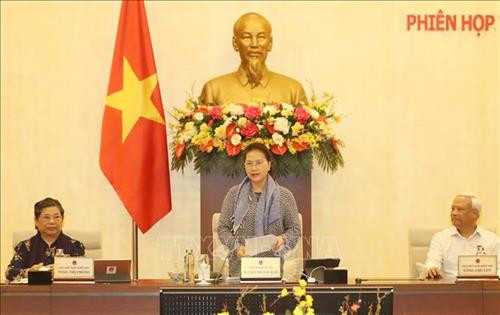 Chủ tịch Quốc hội Nguyễn Thị Kim Ngân chủ trì và phát biểu khai mạc Phiên họp thứ 45 Ủy ban Thường vụ Quốc hội. Ảnh: Trọng Đức - TTXVN Chủ tịch Quốc hội Nguyễn Thị Kim Ngân chủ trì và phát biểu khai mạc Phiên họp thứ 45 Ủy ban Thường vụ Quốc hội. Ảnh: Trọng Đức - TTXVN