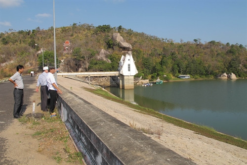 Công trình thủy lợi Ayun Hạ. Công trình thủy lợi Ayun Hạ.