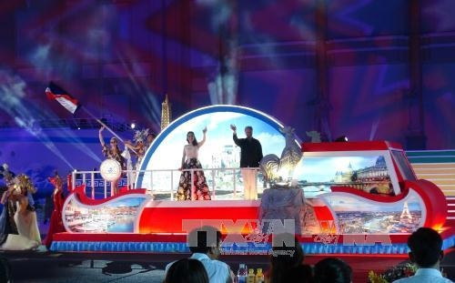 Bế mạc Festival Biển Nha Trang – Khánh Hòa 2017: Khép lại “bữa tiệc” văn hóa, nghệ thuật hấp dẫn ảnh 1