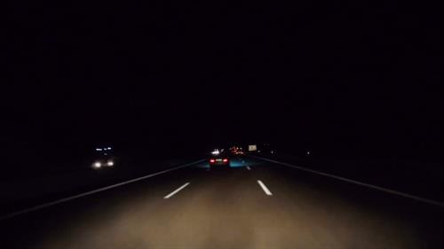 Hệ thống đường cao tốc bên ngoài đô thị của Đức không được lắp đèn chiếu sáng để tiết kiệm điện. Ảnh: shutterstock.com Hệ thống đường cao tốc bên ngoài đô thị của Đức không được lắp đèn chiếu sáng để tiết kiệm điện. Ảnh: shutterstock.com