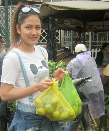 Khách du lịch mua hồng Khách du lịch mua hồng