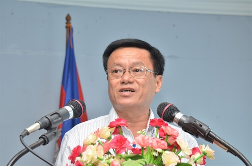 Phó Chủ nhiệm Ủy ban Về người Việt Nam ở nước ngoài Thành phố Hồ Chí Minh Võ Thành Chất phát biểu. Ảnh: Danh Chanh Đa, P/v TTXVN tại Campuchia.