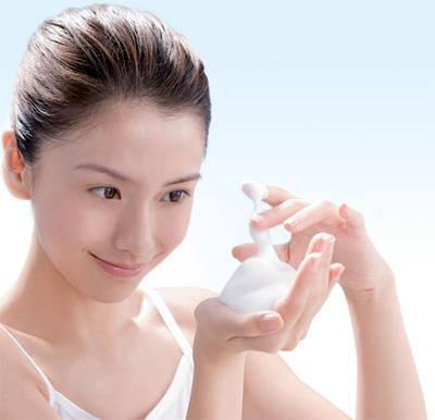 Chăm sóc da thường xuyên để tạo độ ẩm cho da Chăm sóc da thường xuyên để tạo độ ẩm cho da