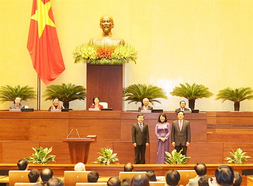 Phó Chủ tịch nước Đặng Thị Ngọc Thịnh, Chánh án Tòa án nhân dân Tối cao Nguyễn Hòa Bình (bên phải), Viện trưởng Viện Kiểm sát nhân dân Tối cao Lê Minh Tr ra mắt Quốc hội khoá XIV, nhiệm kỳ 2016-2021. Ảnh: Trọng Đức - TTXVN