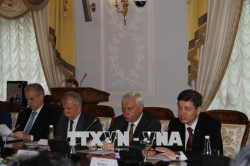 Thống đốc Georgy Poltavchenko (thứ hai từ phải qua) tại cuộc hội đàm với đồng chí Nguyền Thiện Nhân. Ảnh Dương Trí-TTXVN Thống đốc Georgy Poltavchenko (thứ hai từ phải qua) tại cuộc hội đàm với đồng chí Nguyền Thiện Nhân. Ảnh Dương Trí-TTXVN