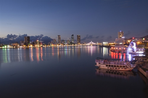 Một góc thành phố Đà Nẵng bên dòng sông Hàn thơ mộng