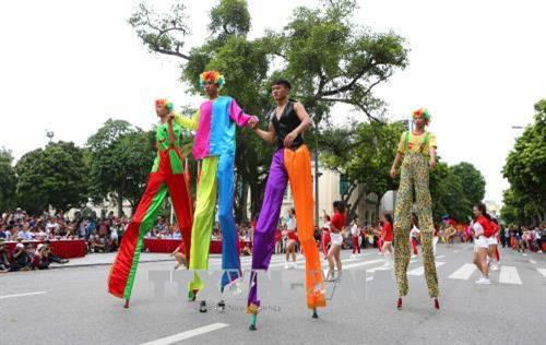 Các đoàn tham gia trình diễn tại Lễ hội. Ảnh: Thành Đạt – TTXVN