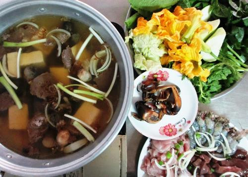 Lẩu cua đồng miền Tây. Lẩu cua đồng miền Tây.