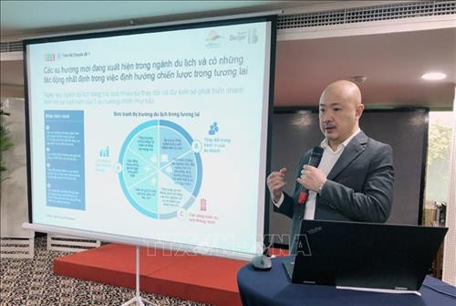 Ông John Low, Tổng Giám đốc Công ty Roland Berger khu vực Đông Nam Á, phát biểu tại Tọa đàm. Ảnh: Mỹ Phương - TTXVN Ông John Low, Tổng Giám đốc Công ty Roland Berger khu vực Đông Nam Á, phát biểu tại Tọa đàm. Ảnh: Mỹ Phương - TTXVN