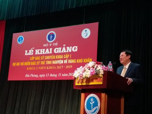 Thứ trưởng Nguyễn Viết Tiến phát biểu tại lễ khai giảng. Nguồn ảnh: suckhoedoisong.vn Thứ trưởng Nguyễn Viết Tiến phát biểu tại lễ khai giảng. Nguồn ảnh: suckhoedoisong.vn