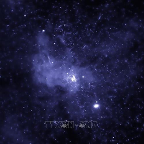 Hàng ngàn hố đen được các nhà du hành vũ trụ phát hiện gần trung tâm Dải ngân hà. Ảnh: AFP/TTXVN