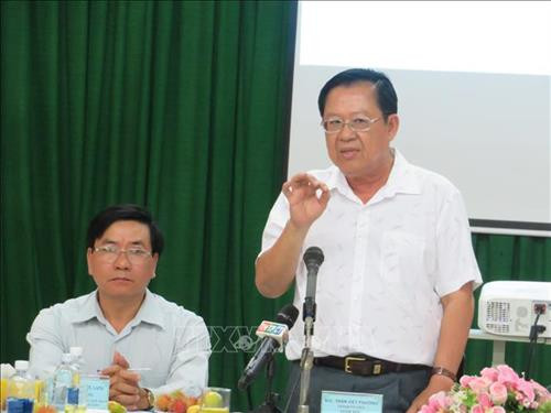 Các đại biểu đề xuất giải pháp cho kết nối phát triển du lịch giữa các tỉnh trong khu vực Đồng bằng sông Cửu Long. Ảnh: Ánh Tuyết – TTXVN Các đại biểu đề xuất giải pháp cho kết nối phát triển du lịch giữa các tỉnh trong khu vực Đồng bằng sông Cửu Long. Ảnh: Ánh Tuyết – TTXVN