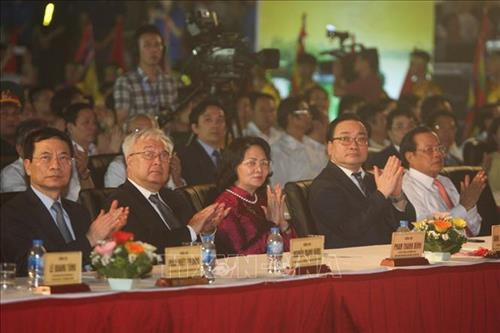 Ủy viên Bộ Chính trị, Bí thư Thành ủy Hà Nội Hoàng Trung Hải và Phó Chủ tịch nước Đặng Thị Ngọc Thịnh cùng các đại biểu dự lễ kỷ niệm . Ảnh: Thanh Tùng-TTXVN Ủy viên Bộ Chính trị, Bí thư Thành ủy Hà Nội Hoàng Trung Hải và Phó Chủ tịch nước Đặng Thị Ngọc Thịnh cùng các đại biểu dự lễ kỷ niệm . Ảnh: Thanh Tùng-TTXVN