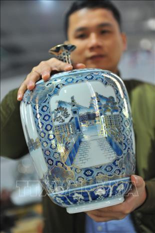 Sản phẩm gốm Bồ Bát. Ảnh: Minh Đức - TTXVN Sản phẩm gốm Bồ Bát. Ảnh: Minh Đức - TTXVN