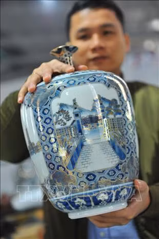 Sản phẩm gốm Bồ Bát. Ảnh: Minh Đức - TTXVN
