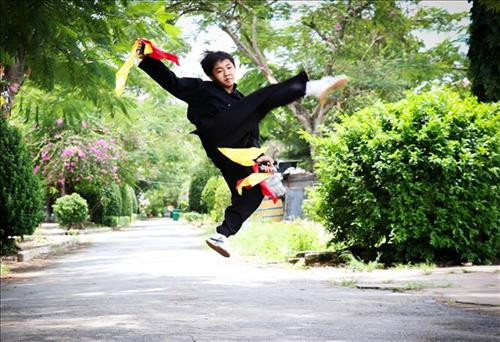 Môn sinh võ Gò Công thực hiện bài song nhuyễn tiên. Ảnh: Nam Thái – TTXVN Môn sinh võ Gò Công thực hiện bài song nhuyễn tiên. Ảnh: Nam Thái – TTXVN