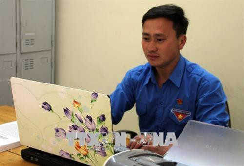 Anh Thào A Lo là Bí thư Đoàn xã Háng Đồng, huyện Bắc Yên, tỉnh Sơn La từ năm 2008. Ảnh: Diệp Anh - TTXVN Anh Thào A Lo là Bí thư Đoàn xã Háng Đồng, huyện Bắc Yên, tỉnh Sơn La từ năm 2008. Ảnh: Diệp Anh - TTXVN
